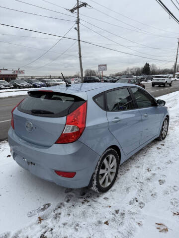 2013 Hyundai Accent SE