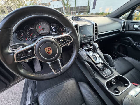 2017 Porsche Cayenne S