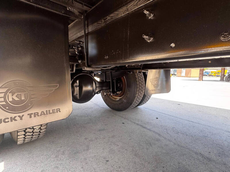 2017 Freightliner M2 106