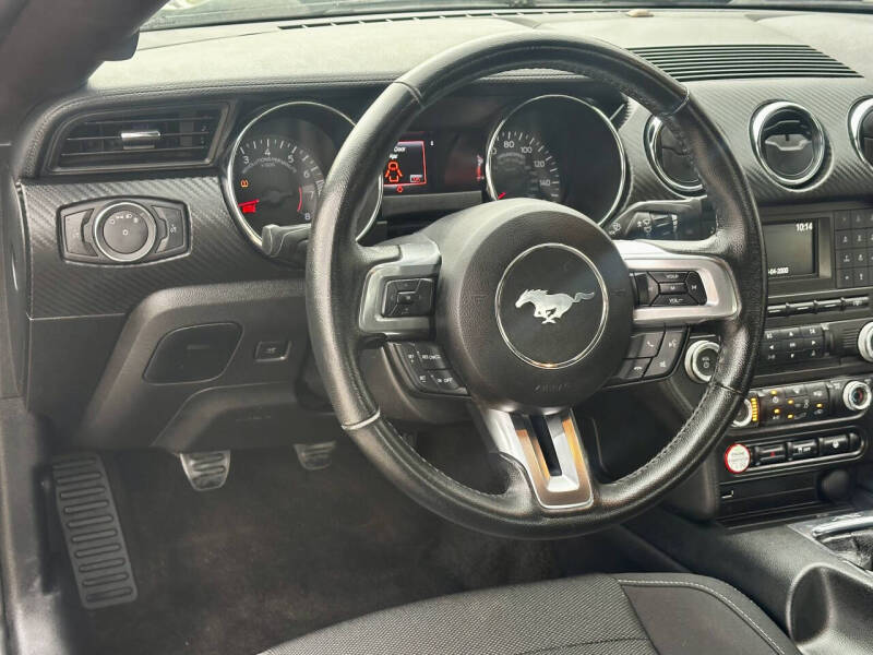 2016 Ford Mustang V6