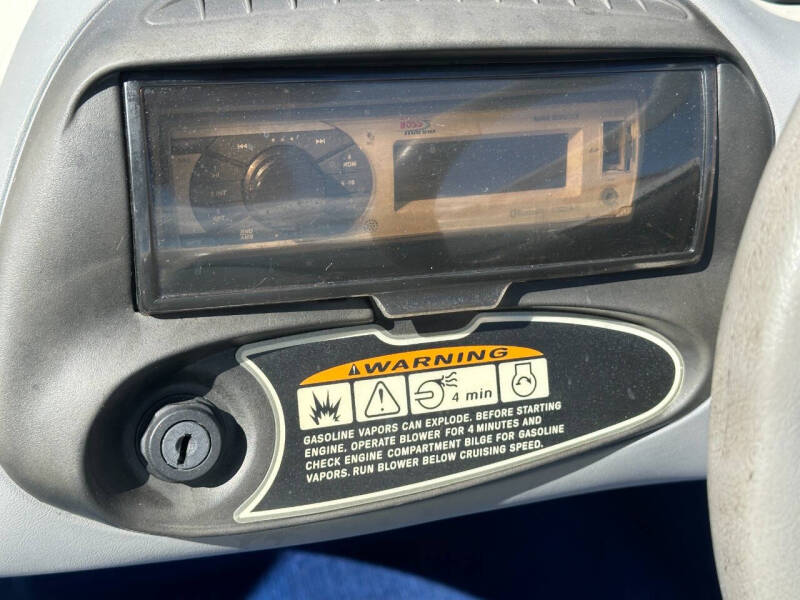 1998 Bayliner 2050 CX