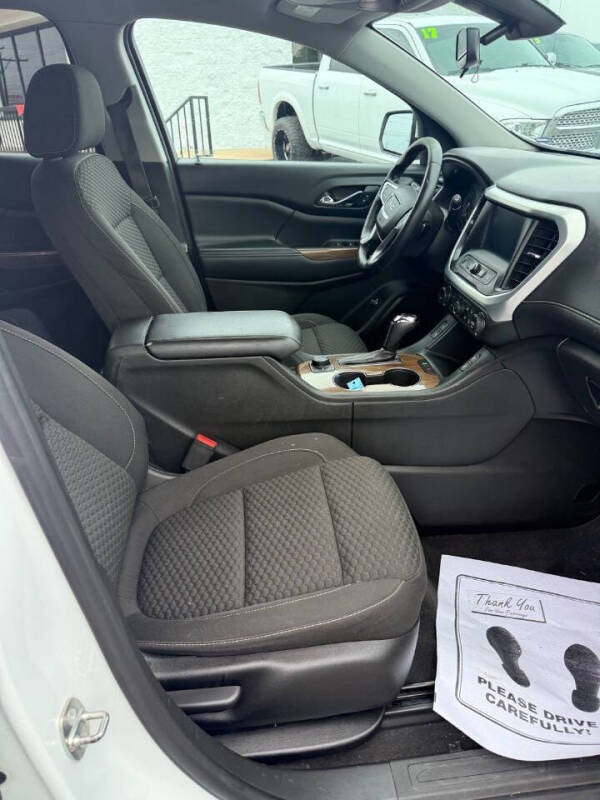2017 GMC Acadia SLE-2