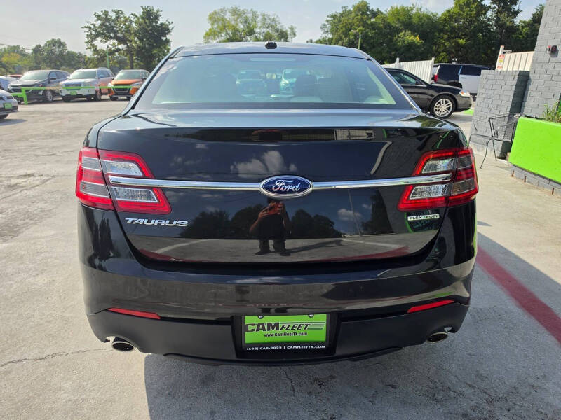 2013 Ford Taurus SE