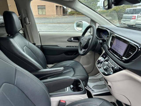 2022 Chrysler Pacifica Touring L