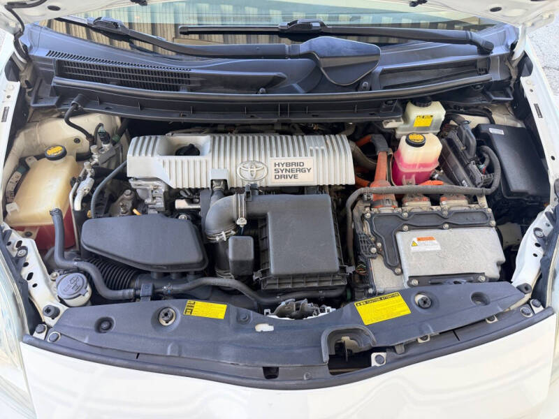2010 Toyota Prius III