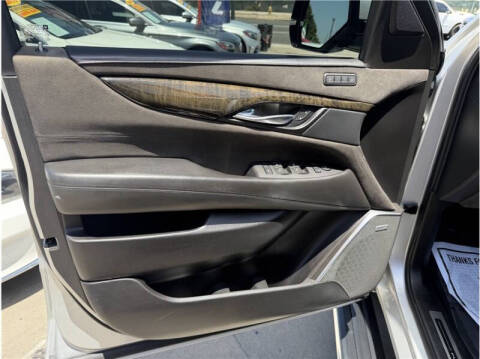 2019 Cadillac Escalade Platinum
