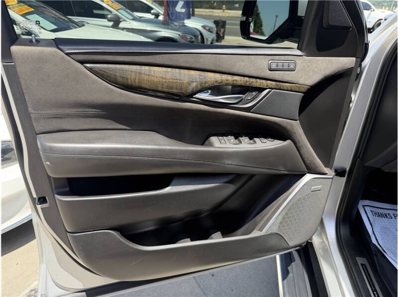 2019 Cadillac Escalade Platinum