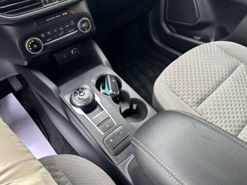 2020 Ford Escape SE