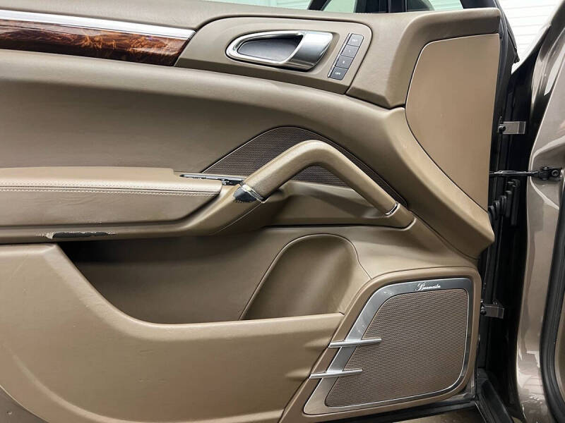 2011 Porsche Cayenne Turbo