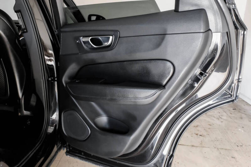 2021 Volvo XC60 T5 Momentum