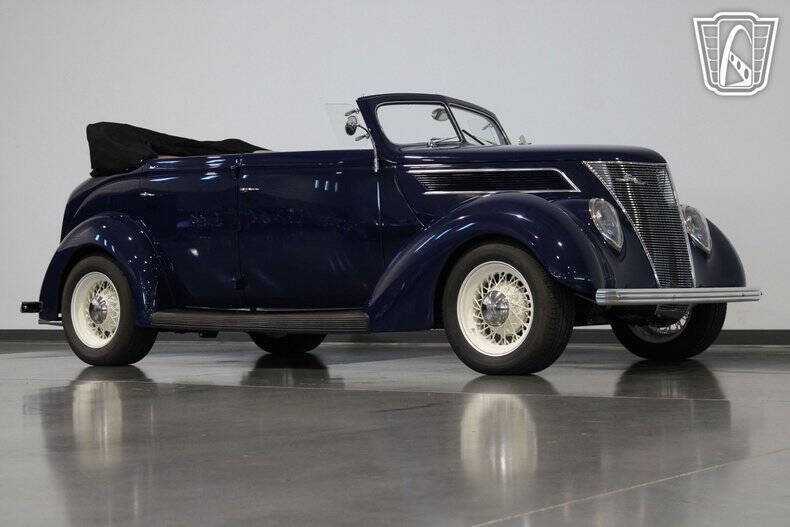 1937 Ford Phaeton