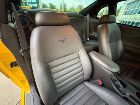 2004 Ford Mustang GT Deluxe