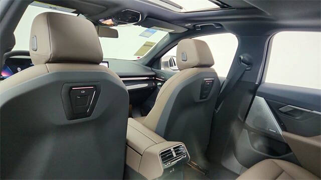 2025 BMW 5 Series 530i