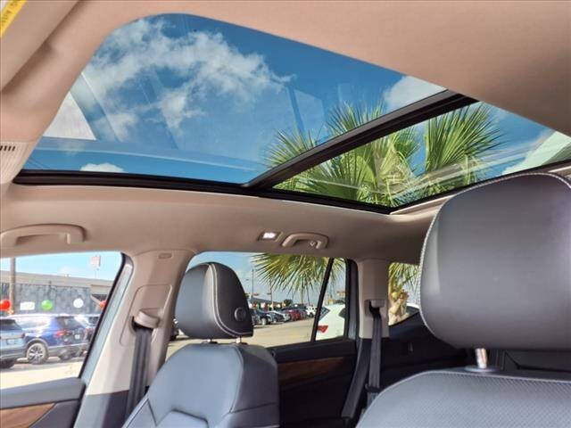 2025 Volkswagen Atlas SE