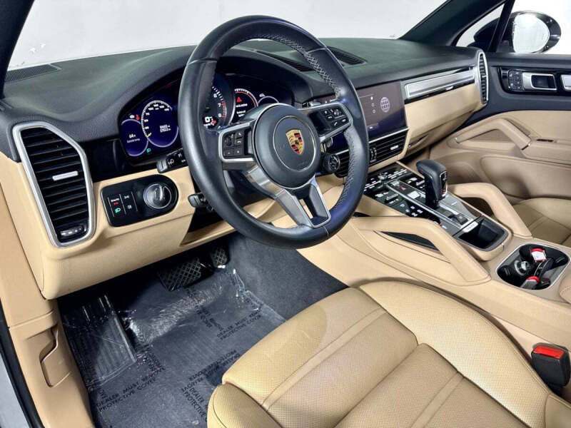 2022 Porsche Cayenne E-Hybrid