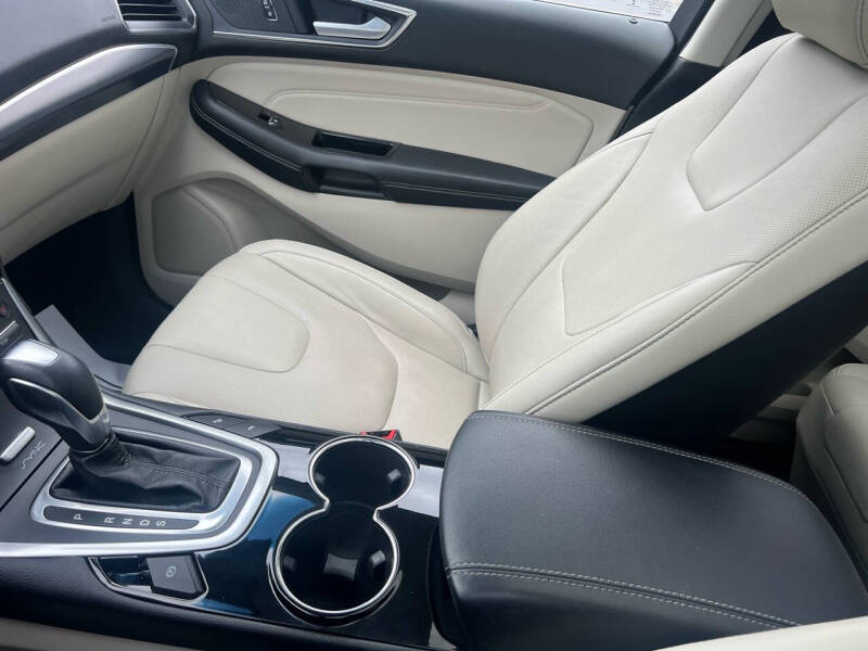 2017 Ford Edge Titanium