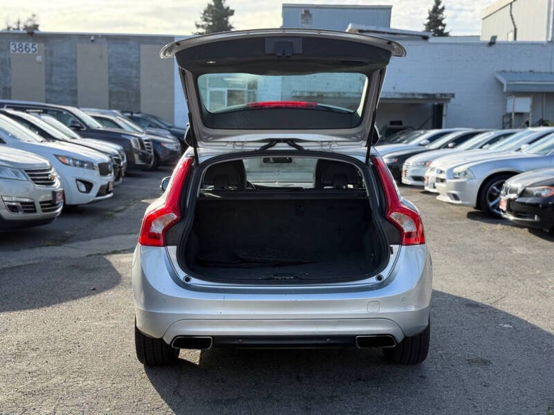 2015 Volvo V60 T5 Drive-E Platinum