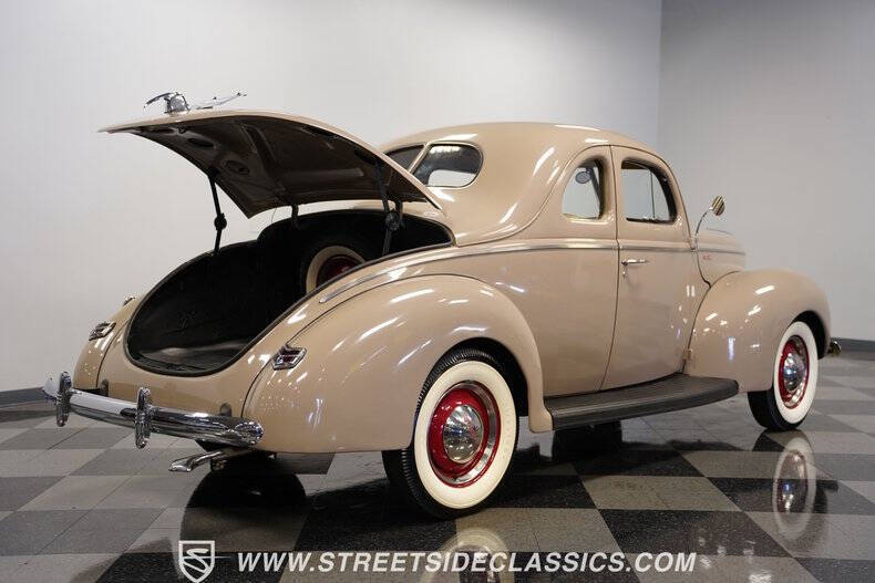 1940 Ford Deluxe