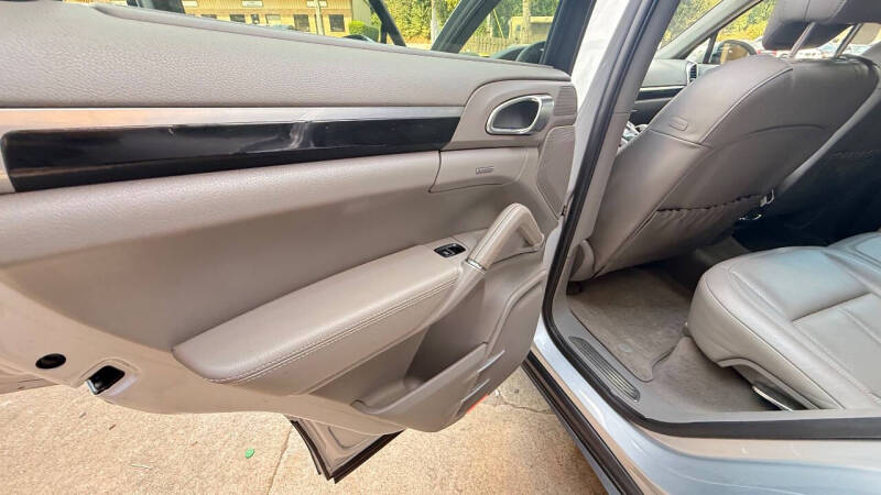 2011 Porsche Cayenne S Hybrid