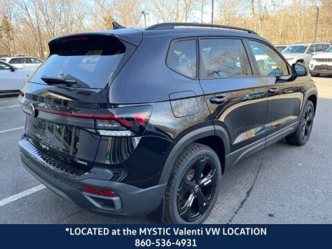 2025 Volkswagen Taos SE Black 4Motion