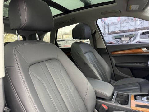 2022 Audi Q5 quattro S line Premium 45 TFSI