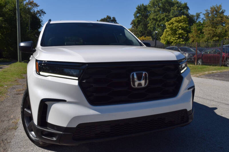 2023 Honda Pilot for sale at QUEST AUTO GROUP LLC in Redford MI