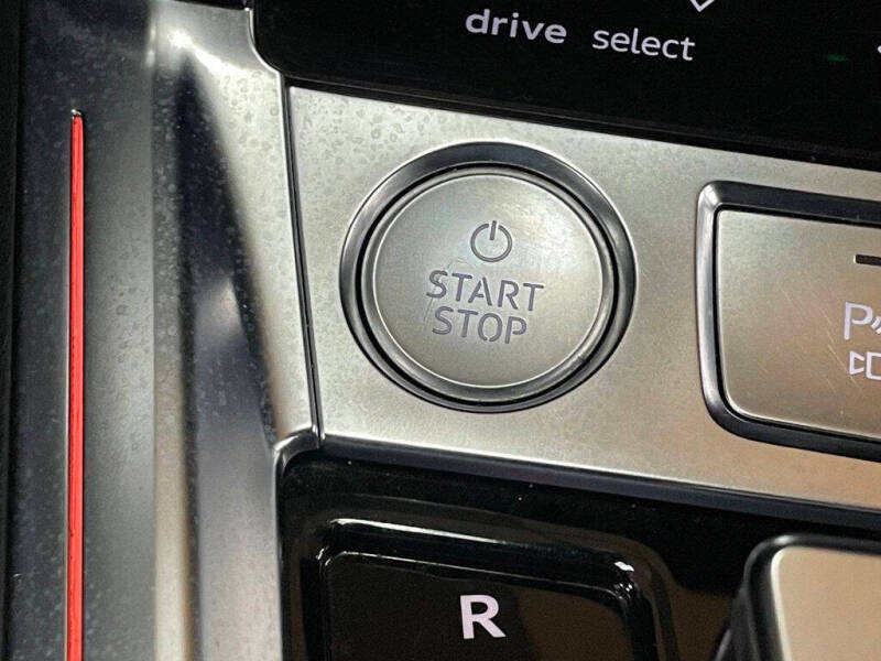 2019 Audi e-tron quattro Prestige