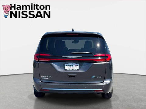 2023 Chrysler Pacifica Plug-In Hybrid Touring L