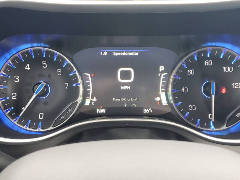 2026 Chrysler Pacifica Select