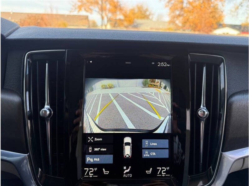 2020 Volvo V90 Cross Country T6