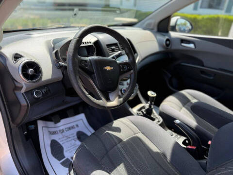 2013 Chevrolet Sonic LT Manual