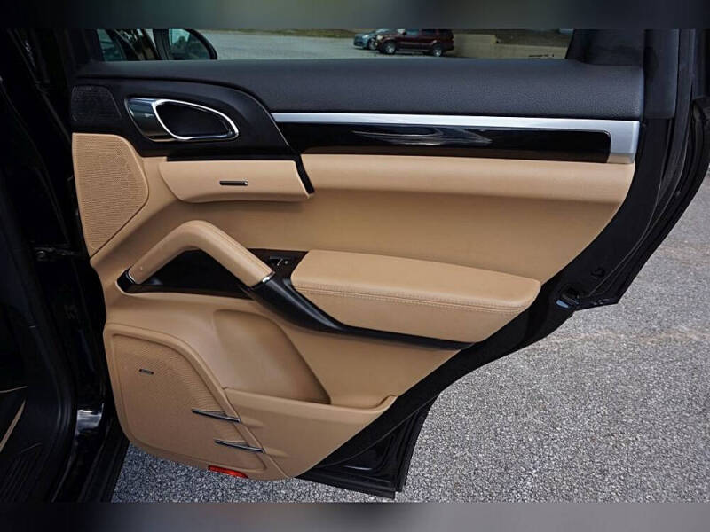 2014 Porsche Cayenne Platinum