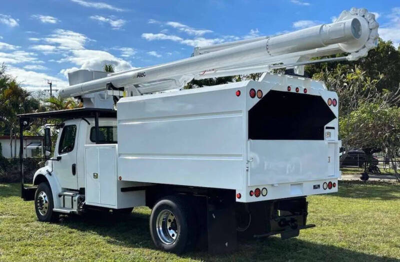 2018 Freightliner M2 106