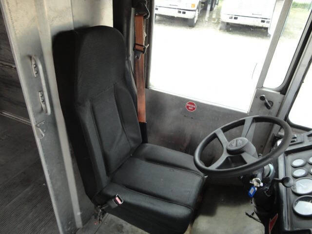2005 Workhorse P42