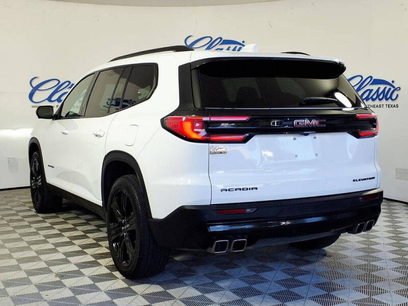 2025 GMC Acadia Elevation