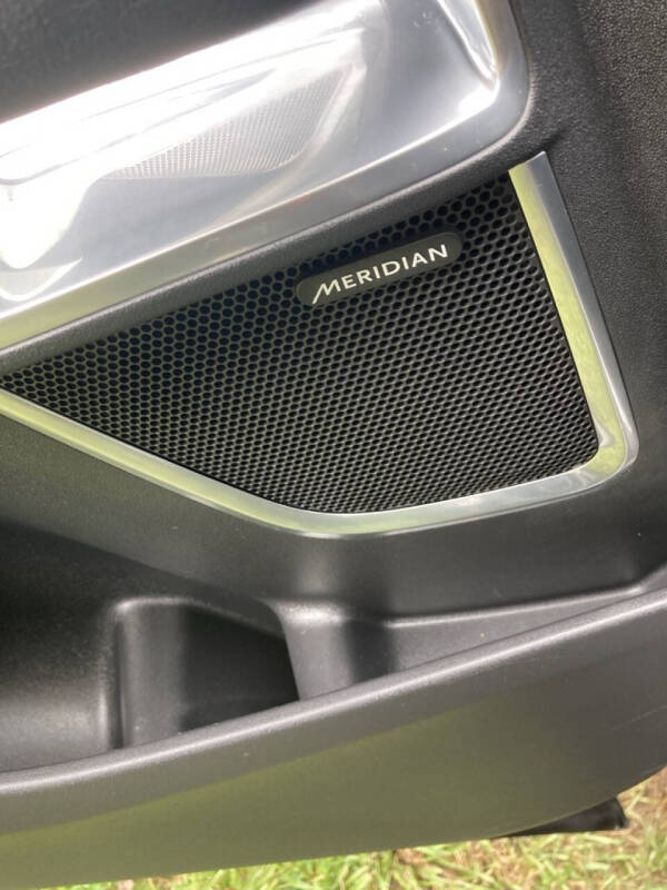 2019 Jaguar E-PACE P300 R-Dynamic SE