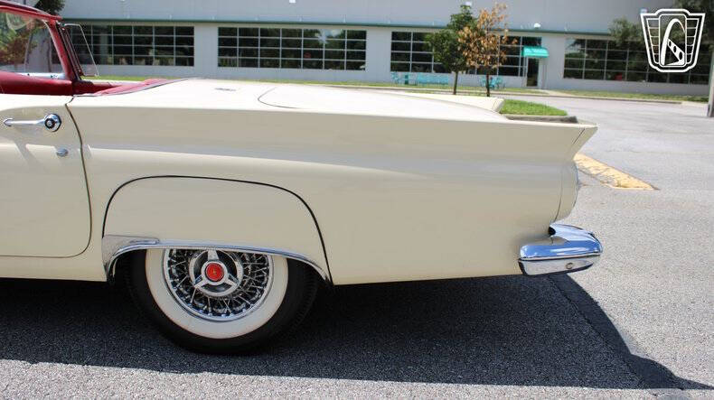 1957 Ford Thunderbird