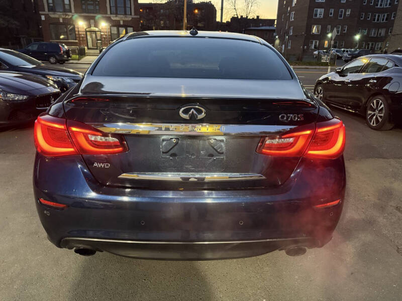 2015 Infiniti Q70 3.7