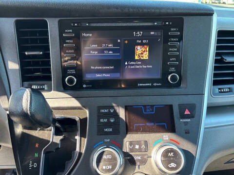 2020 Toyota Sienna LE 8-Passenger