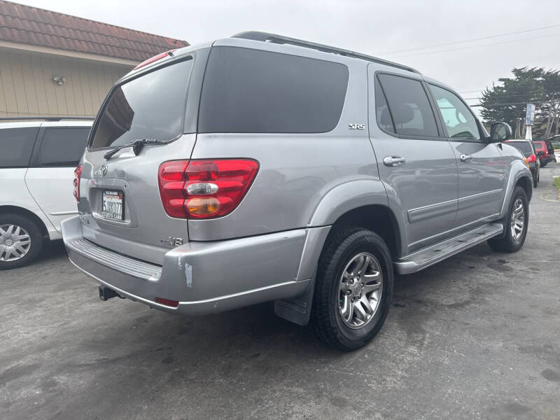 2004 Toyota Sequoia SR5