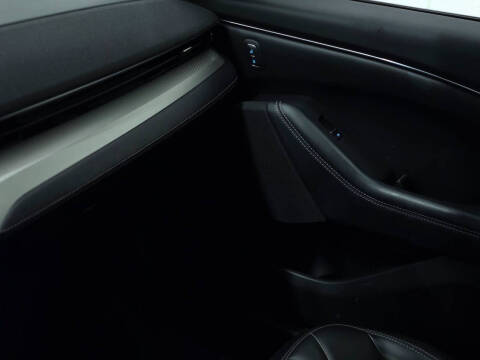 2022 Ford Mustang Mach-E Select