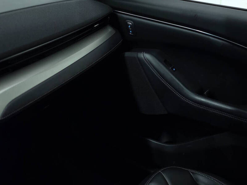 2022 Ford Mustang Mach-E Select