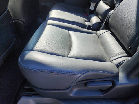 2014 Toyota Prius v Two