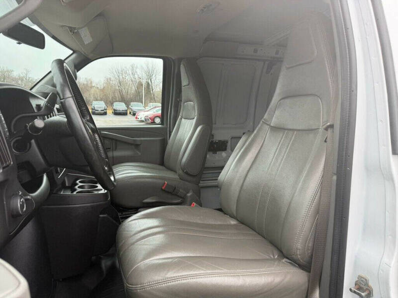2022 Chevrolet Express 2500