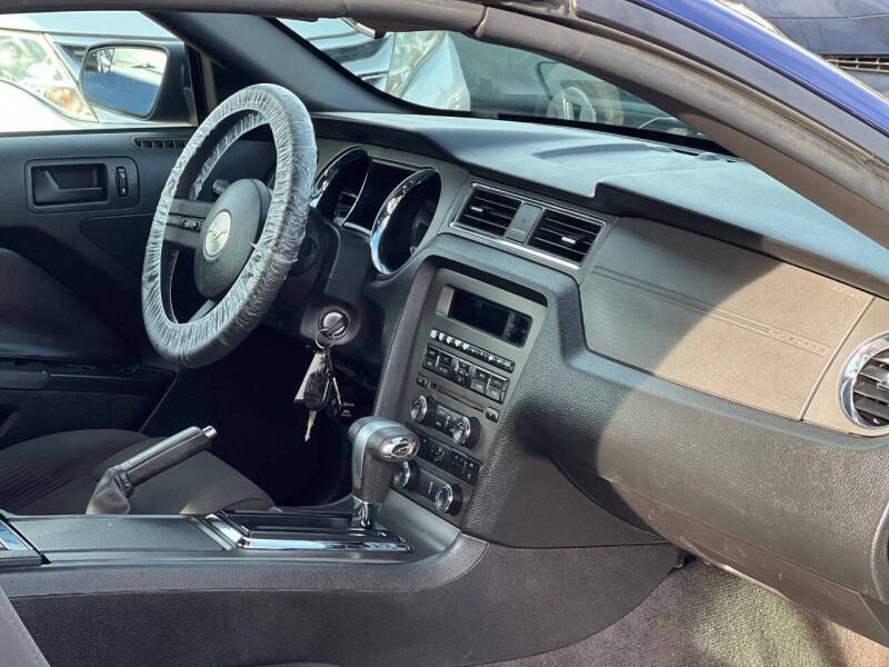 2012 Ford Mustang V6 Premium