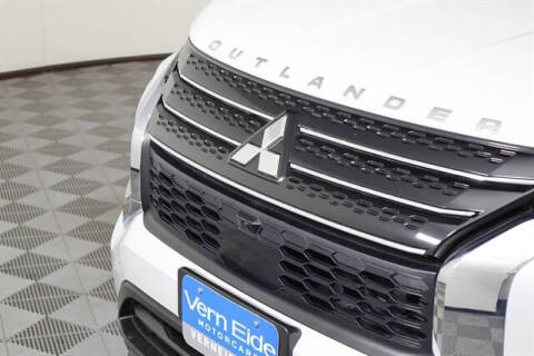 2024 Mitsubishi Outlander ES