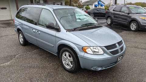 2006 Dodge Grand Caravan for sale at Kidron Kars INC in Orrville OH