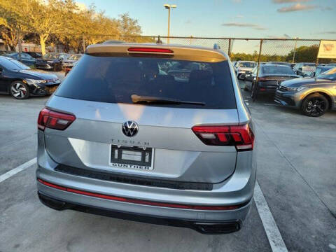 2023 Volkswagen Tiguan SE R-Line Black