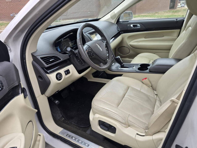 2019 Lincoln MKT Reserve