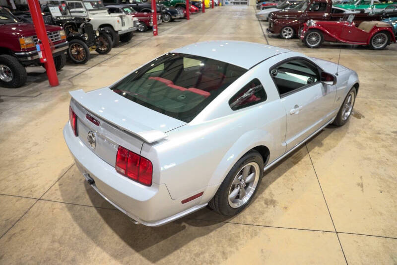 2005 Ford Mustang GT Premium